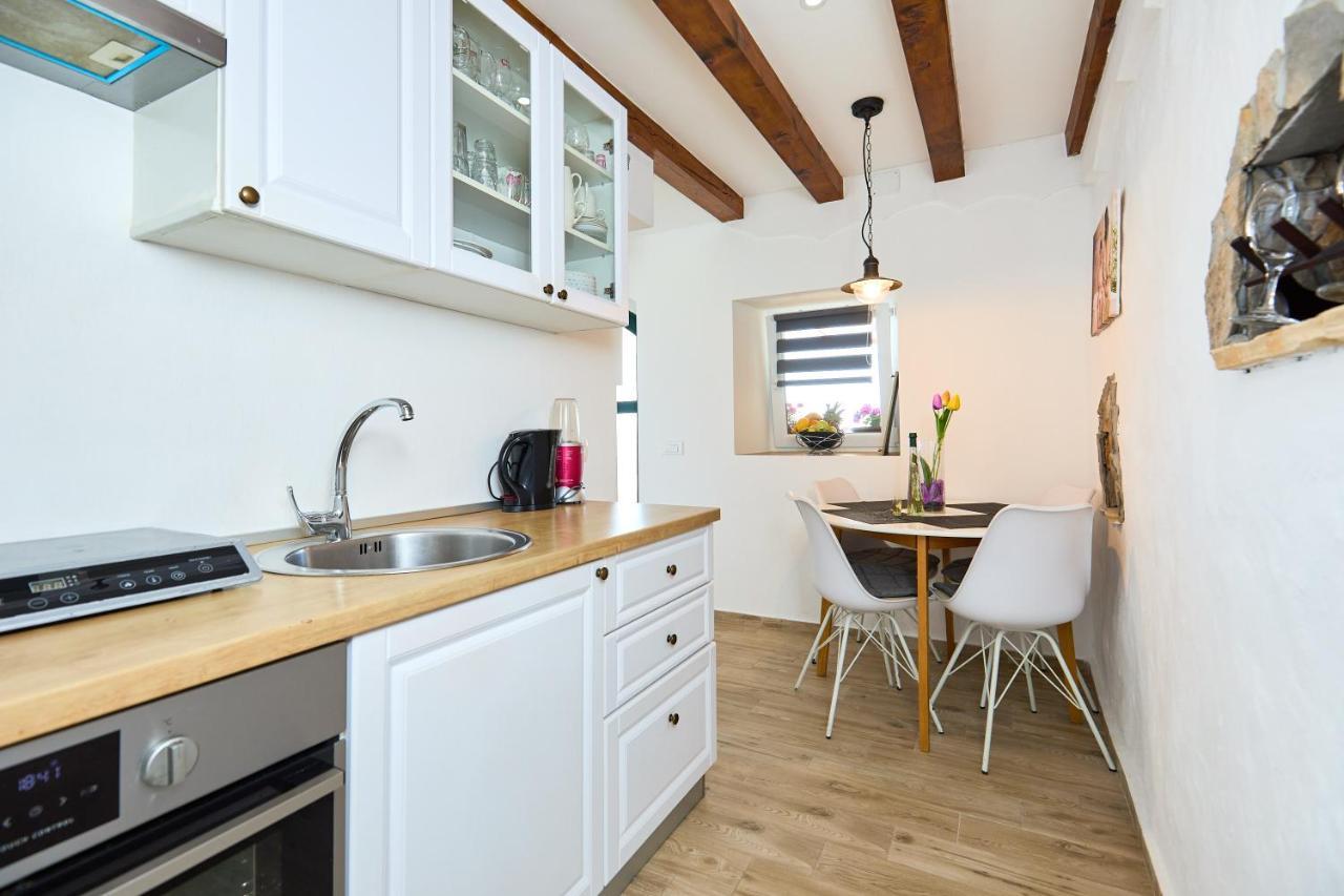 Stone House Biskup Apartment Babino Polje Exterior photo