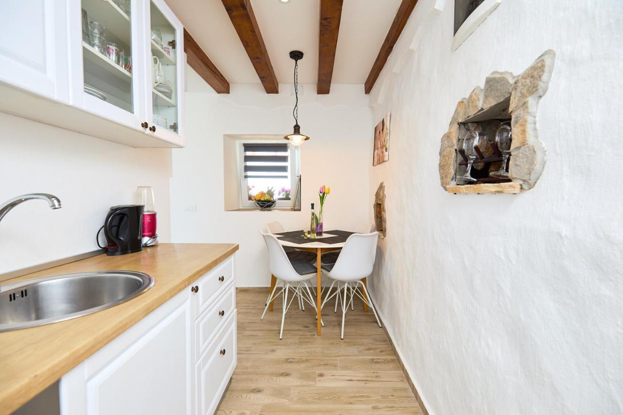 Stone House Biskup Apartment Babino Polje Exterior photo